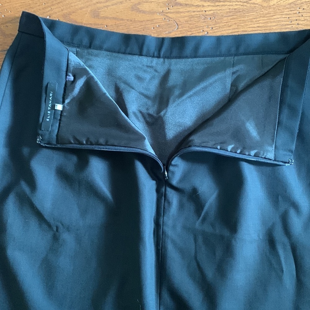 Elie Tahari Black Wool Pencil Skirt Women’s Lined Knee Front Ruffle Size 10 - Picture 7 of 9